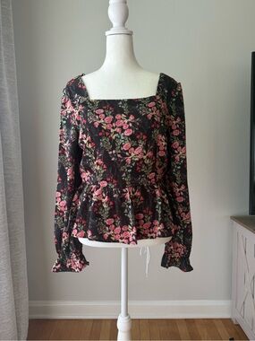 Skies Are Blue Floral Peplum Blouse NWT Size M Sweetheart Neck Long Sleeve